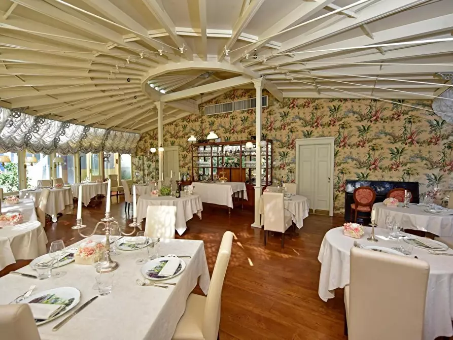 Immagine 40 di Albergo/B&B/Residence in vendita  a Lucca