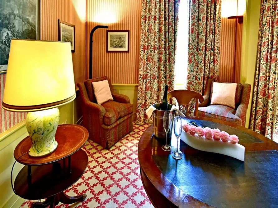 Immagine 8 di Albergo/B&B/Residence in vendita  a Lucca