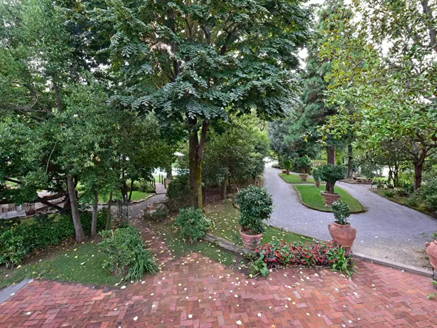 Immagine 19 di Albergo/B&B/Residence in vendita  a Lucca