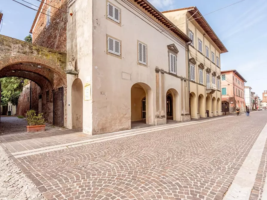 Immagine 4 di Attività commerciale in vendita  a Cascina