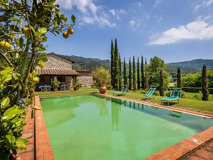 Immagine 56 di Rustico / casale in vendita  a Lucca