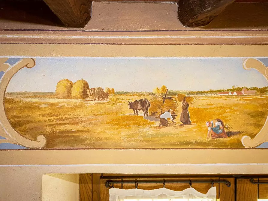 Immagine 37 di Rustico / casale in vendita  a Lucca