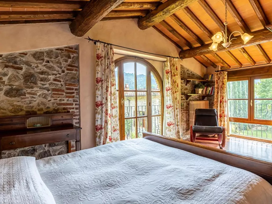 Immagine 46 di Rustico / casale in vendita  a Lucca
