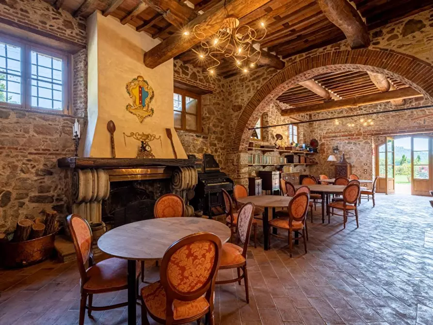 Immagine 23 di Rustico / casale in vendita  a Lucca