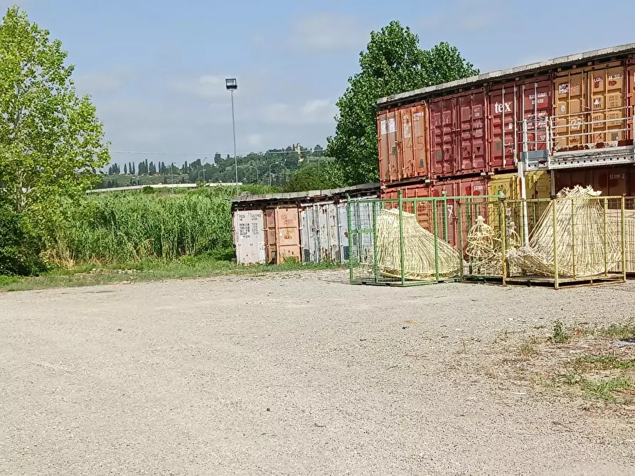 Immagine 24 di Capannone industriale in affitto  a Terricciola