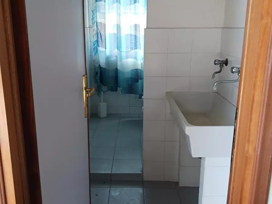 Immagine 23 di Capannone industriale in affitto  a Terricciola