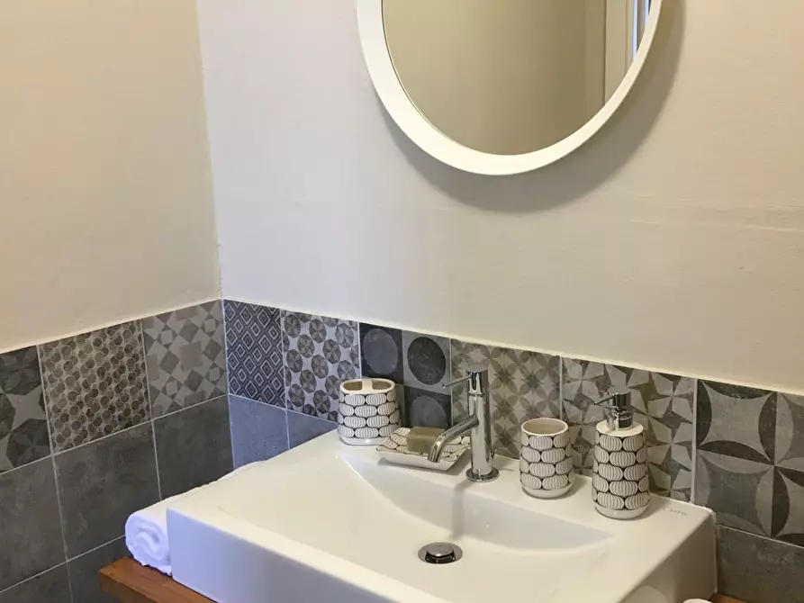 Immagine 30 di Palazzo in vendita  a Montopoli In Val D'arno