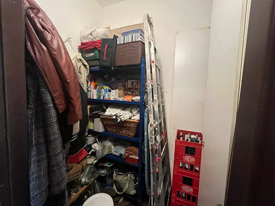 Immagine 17 di Appartamento in vendita  a Livorno