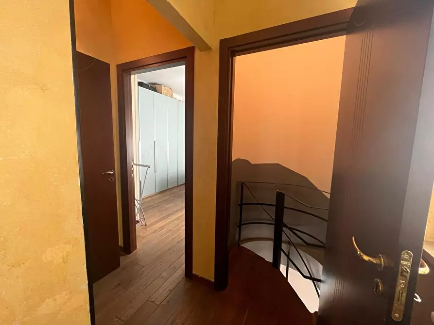 Immagine 28 di Appartamento in vendita  a Livorno