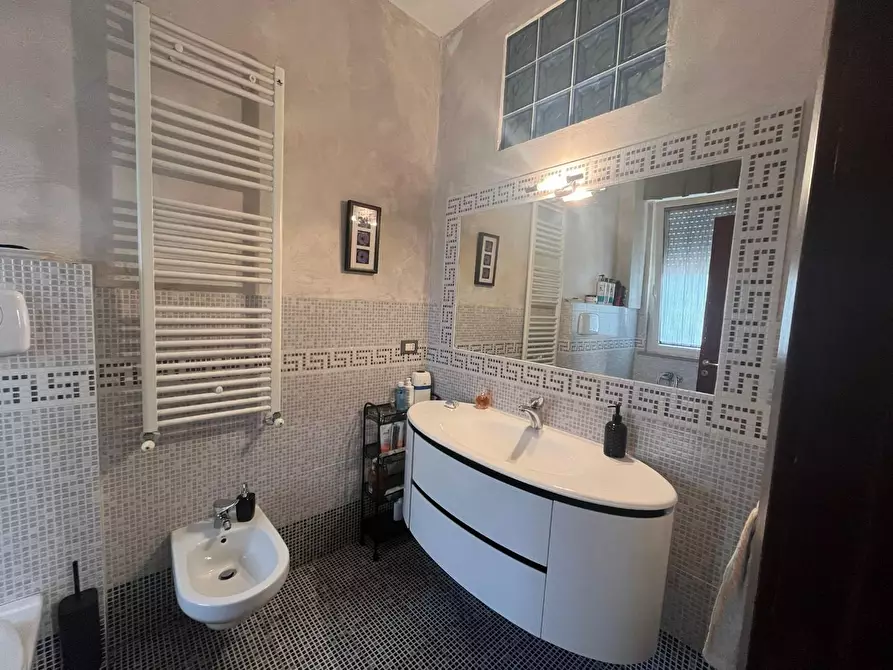 Immagine 5 di Appartamento in vendita  a Livorno