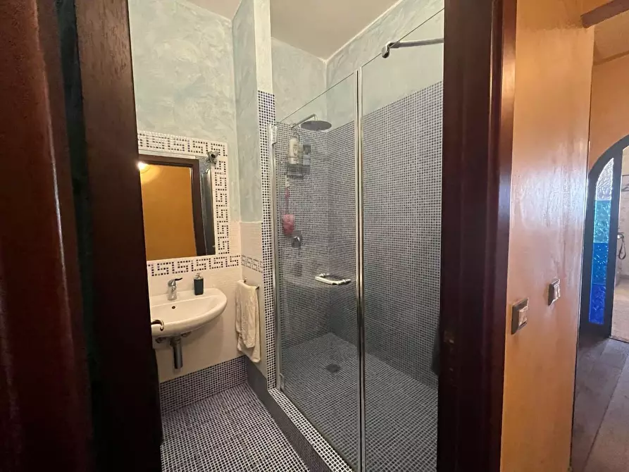 Immagine 10 di Appartamento in vendita  a Livorno