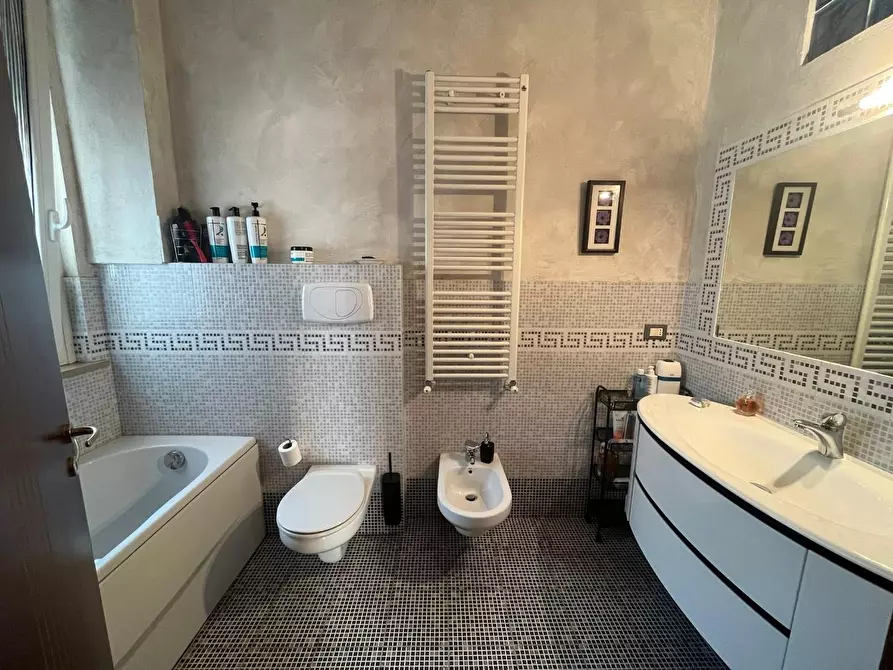 Immagine 4 di Appartamento in vendita  a Livorno