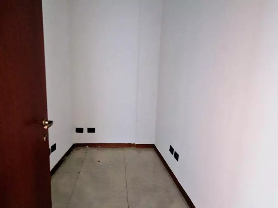 Immagine 16 di Ufficio in affitto  a Santa Croce Sull'arno