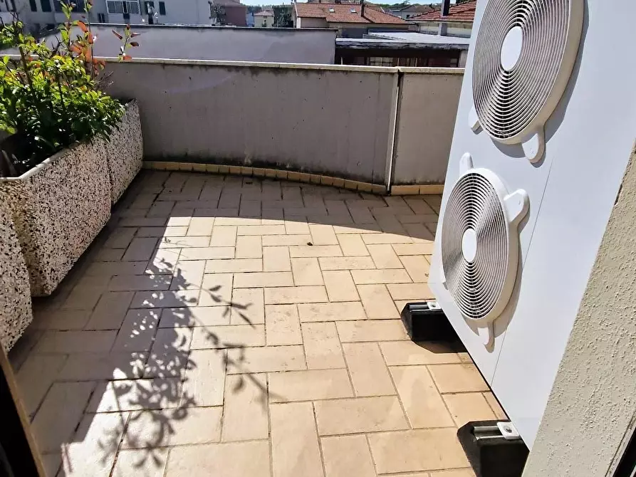 Immagine 17 di Ufficio in affitto  a Santa Croce Sull'arno