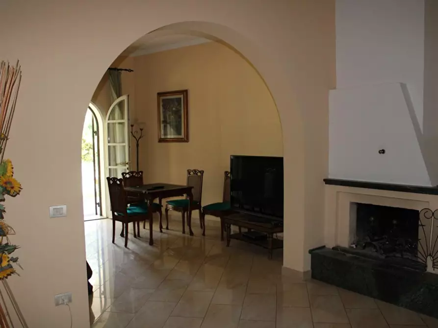 Immagine 5 di Villa in vendita  a Bientina