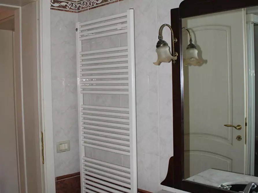 Immagine 9 di Villa in vendita  a Bientina