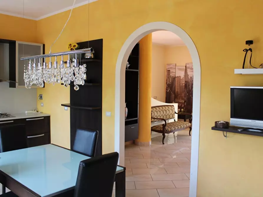 Immagine 15 di Villa in vendita  a Bientina