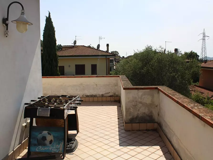 Immagine 19 di Villa in vendita  a Bientina