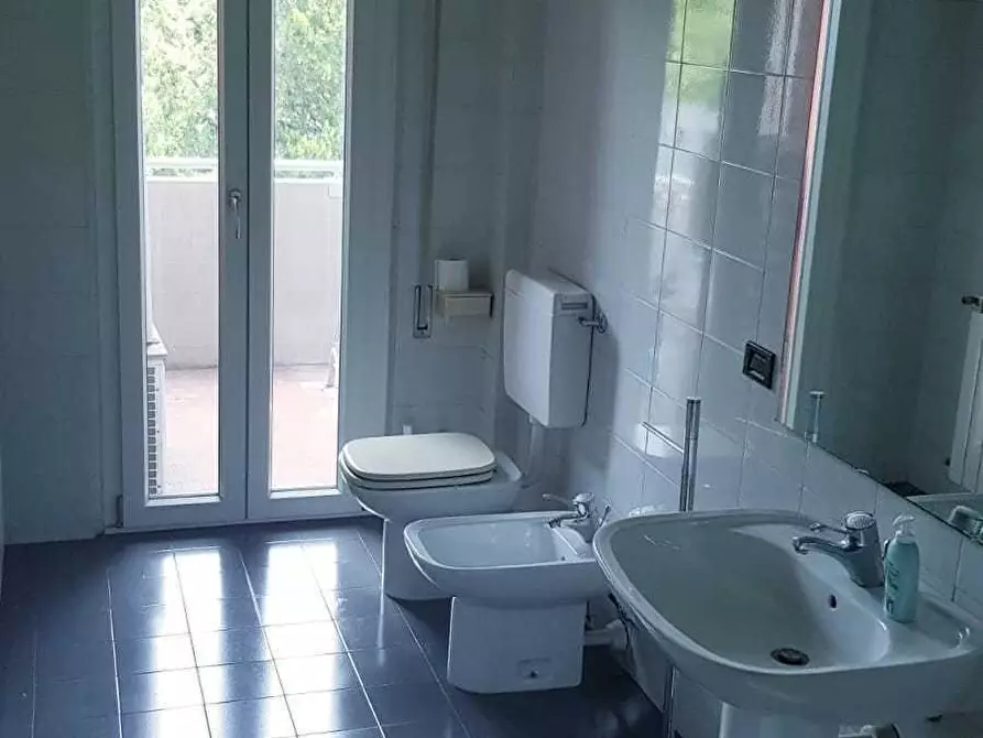 Immagine 14 di Appartamento in vendita  a Massa