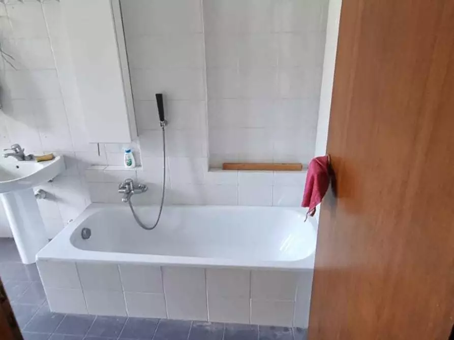 Immagine 12 di Appartamento in vendita  a Massa