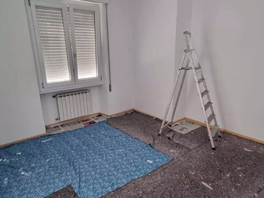 Immagine 2 di Appartamento in vendita  a Massa