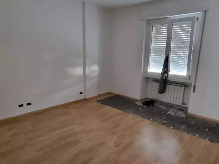 Immagine 5 di Appartamento in vendita  a Massa