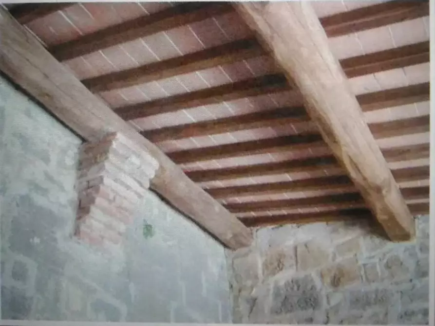 Immagine 9 di Rustico / casale in vendita  a Radicondoli