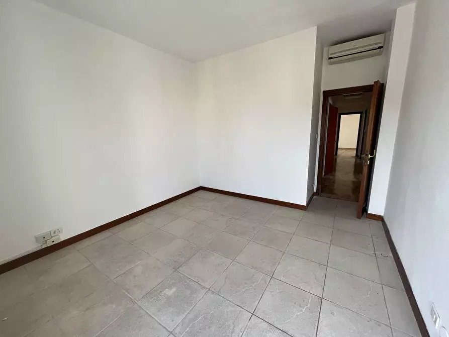 Immagine 22 di Appartamento in vendita  a Livorno