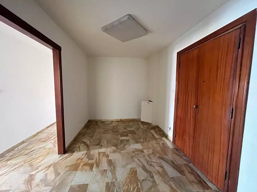 Immagine 8 di Appartamento in vendita  a Livorno