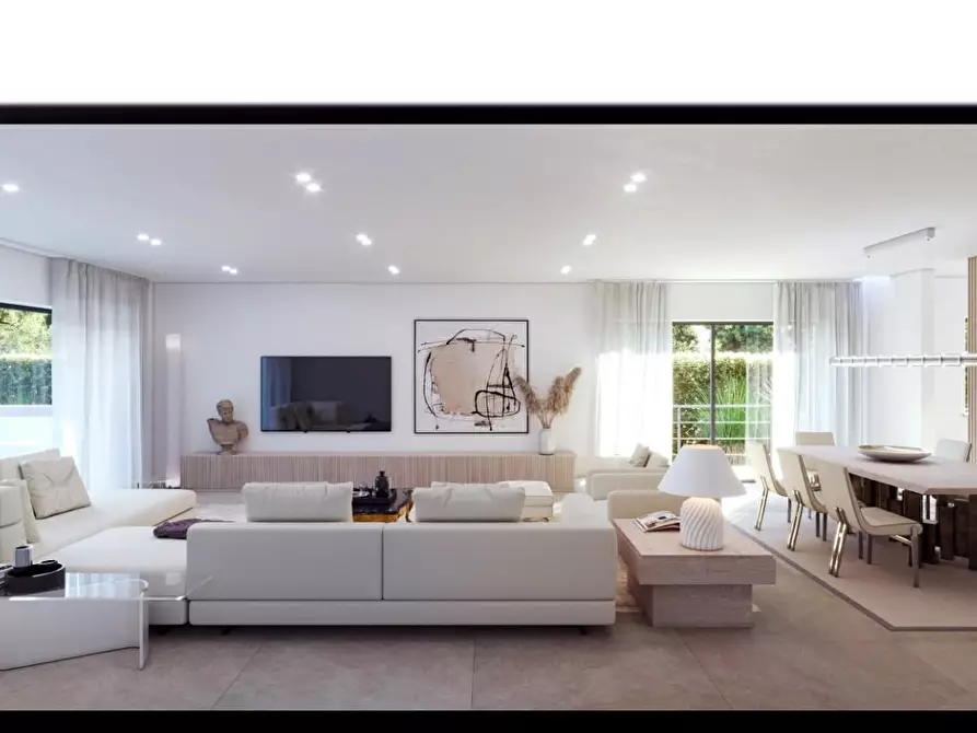 Immagine 7 di Villa in vendita  a Montignoso