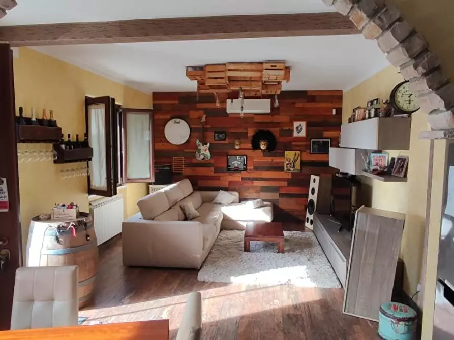 Immagine 3 di Appartamento in vendita  a Massa