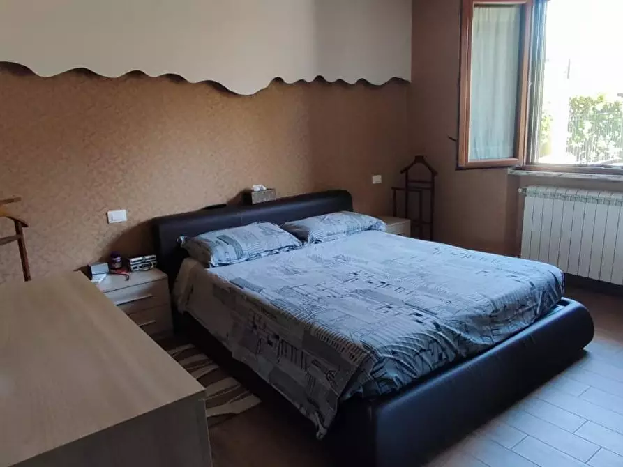 Immagine 4 di Appartamento in vendita  a Massa