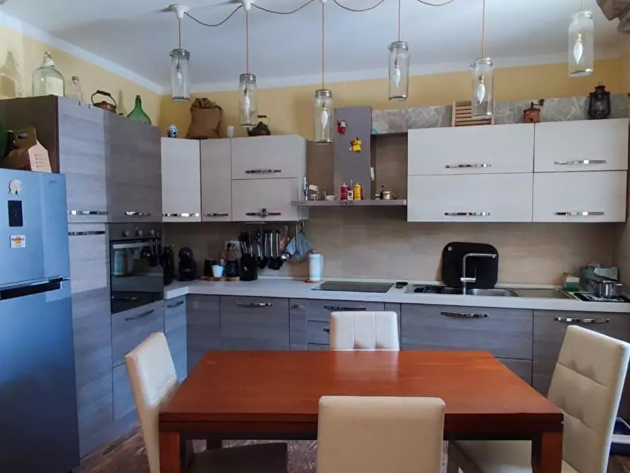 Immagine 1 di Appartamento in vendita  a Massa