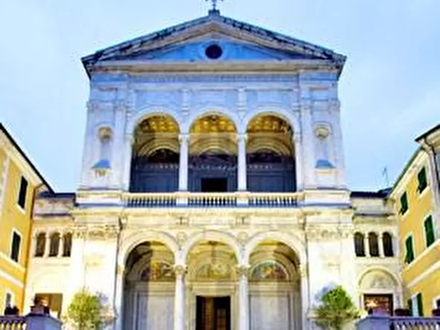 Immagine 19 di Appartamento in vendita  a Massa