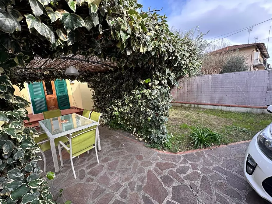 Immagine 14 di Casa indipendente in vendita  a Carrara