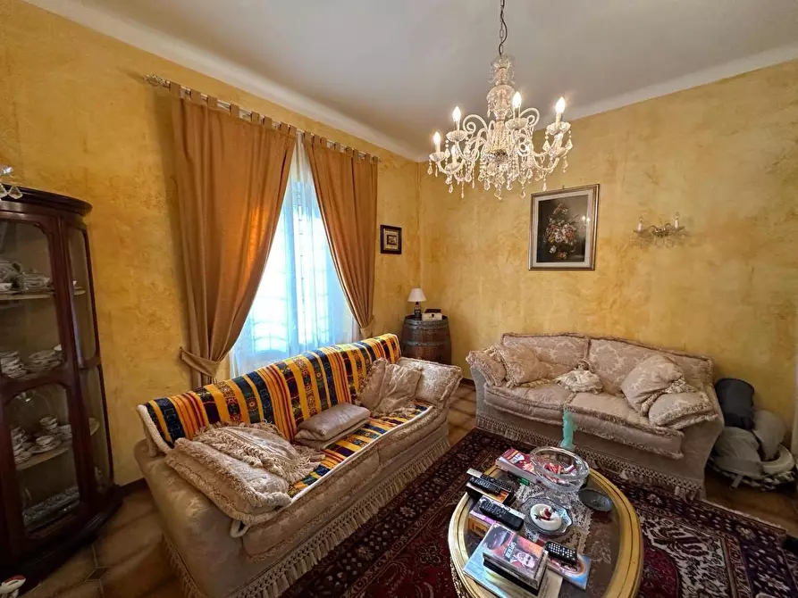 Immagine 13 di Casa indipendente in vendita  a Carrara