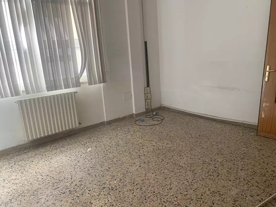 Immagine 5 di Locale commerciale in vendita  a Livorno