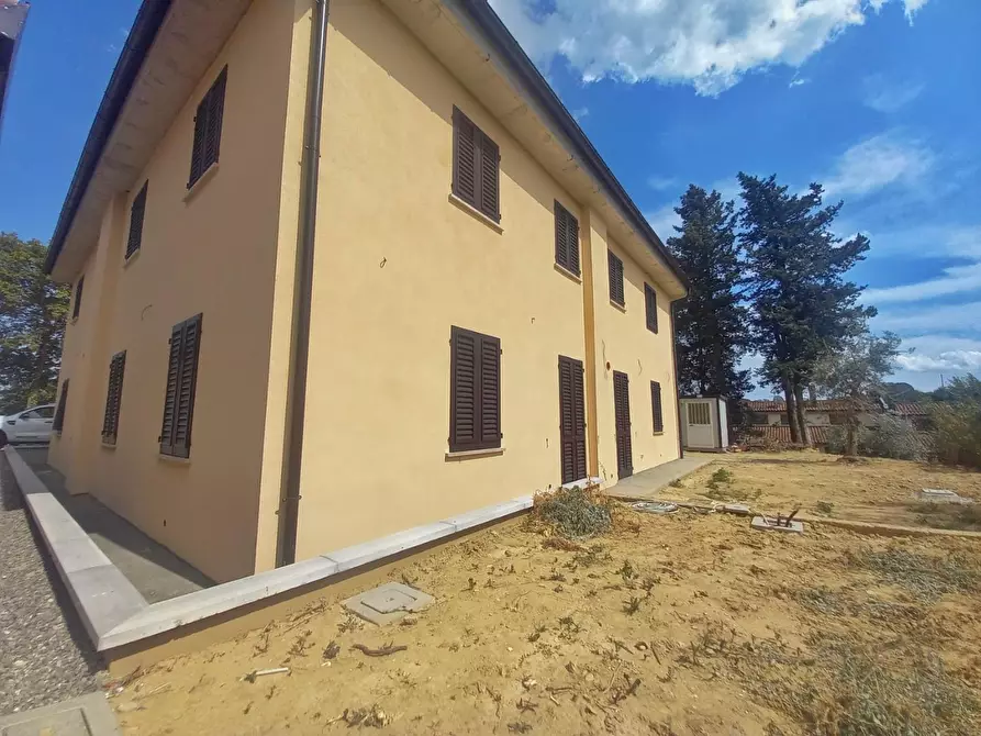 Immagine 5 di Casa bifamiliare in vendita  a Gambassi Terme