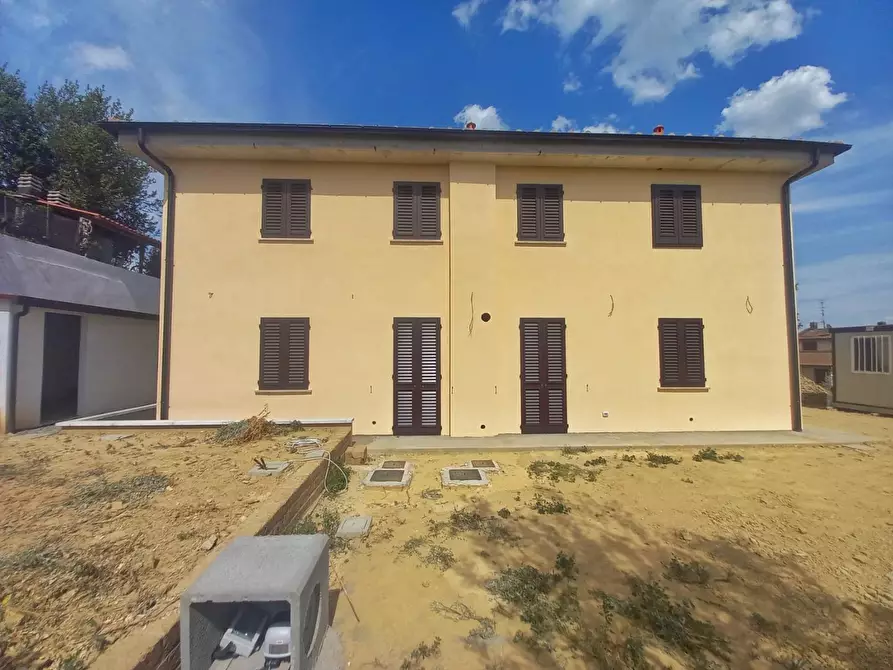 Immagine 1 di Casa bifamiliare in vendita  a Gambassi Terme
