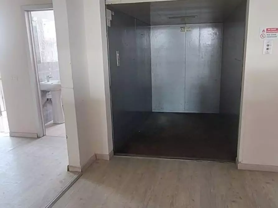 Immagine 34 di Attività artigianale in vendita  a Empoli