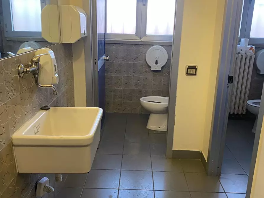 Immagine 20 di Attività artigianale in vendita  a Empoli