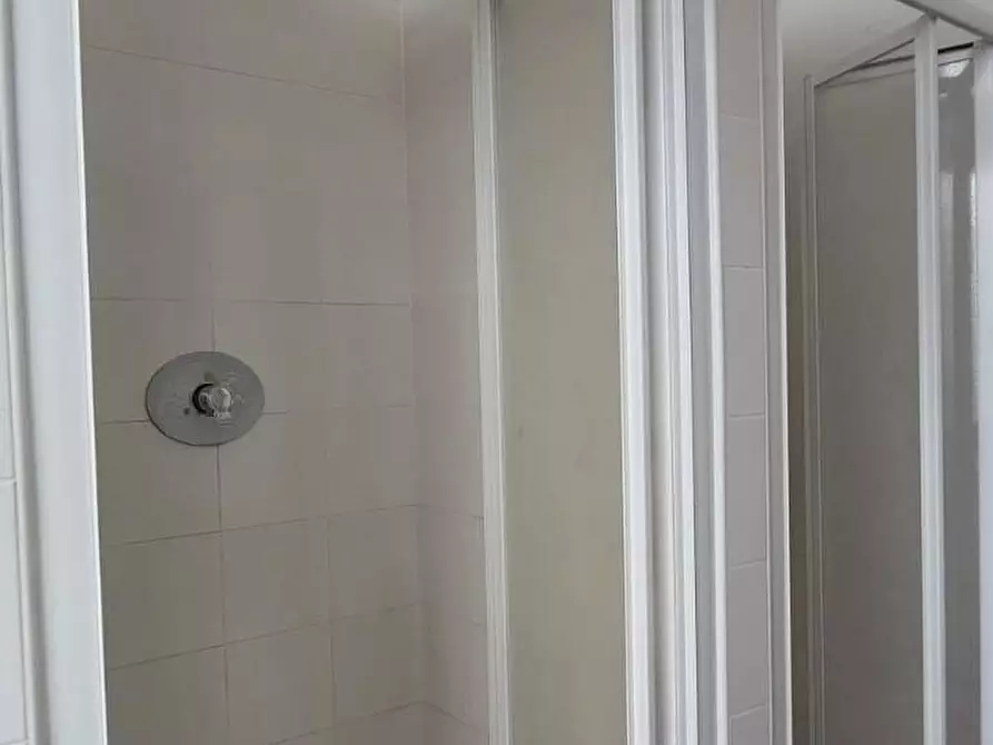 Immagine 40 di Attività artigianale in vendita  a Empoli