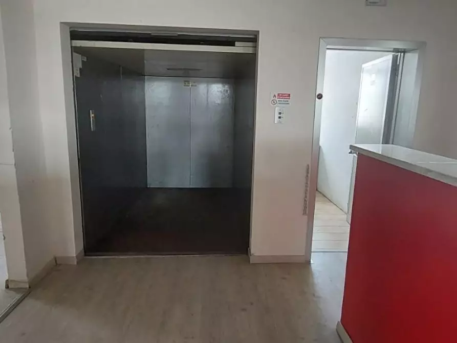 Immagine 29 di Attività artigianale in vendita  a Empoli