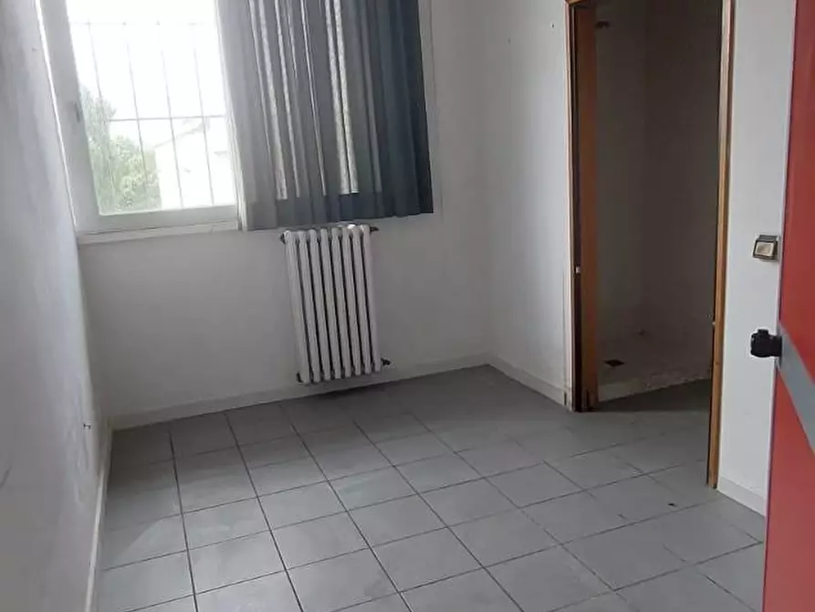 Immagine 28 di Attività artigianale in vendita  a Empoli