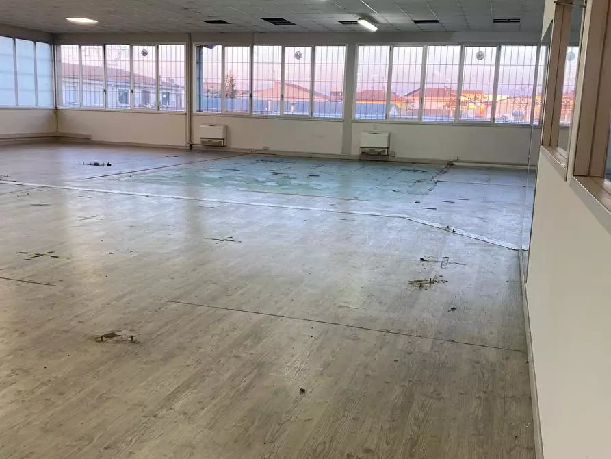 Immagine 21 di Attività artigianale in vendita  a Empoli