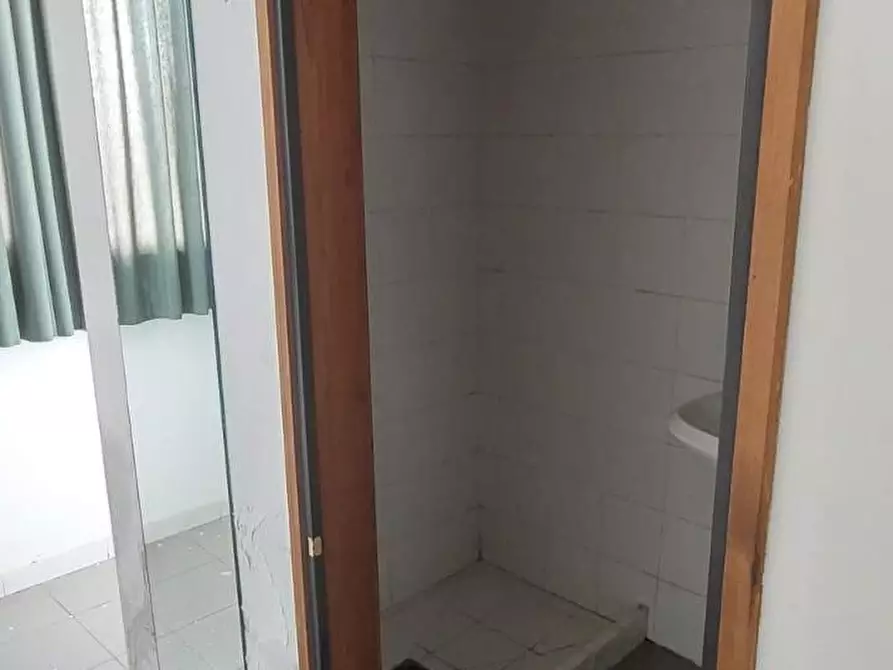 Immagine 33 di Attività artigianale in vendita  a Empoli