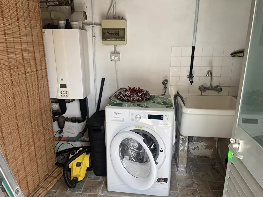 Immagine 19 di Villa in vendita  a Montignoso