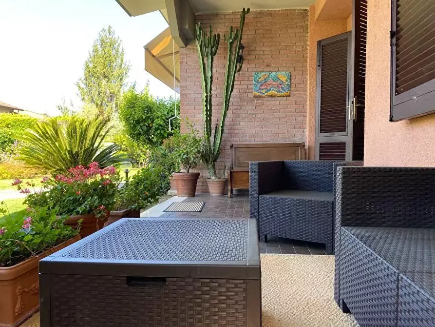 Immagine 3 di Villa in vendita  a Montignoso