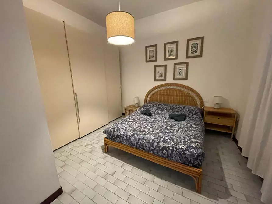 Immagine 14 di Villa in vendita  a Montignoso