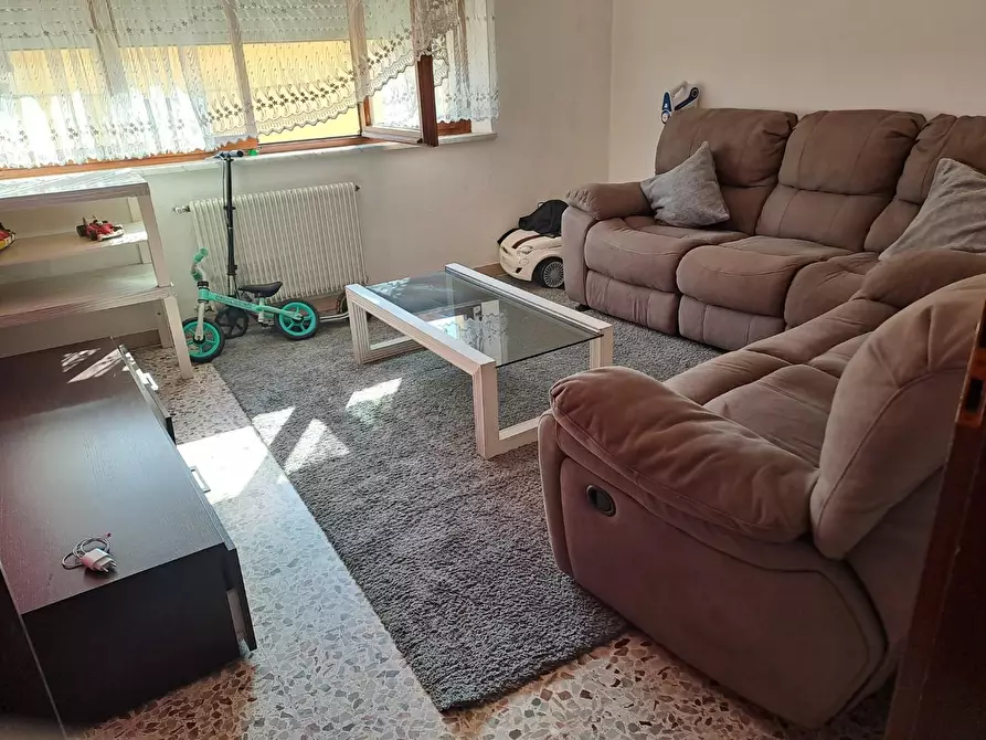 Immagine 2 di Appartamento in vendita  a Cascina